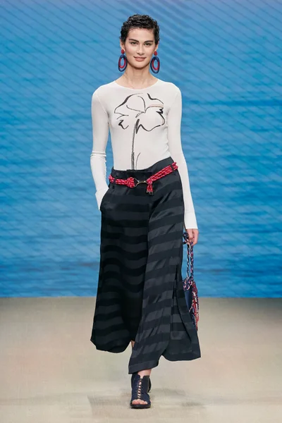 Look 13